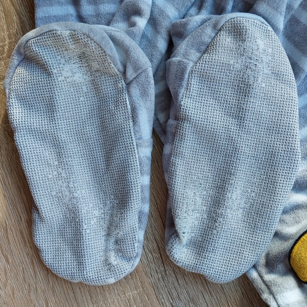 4 pairs Mickey pajamas 5t - Picture 12 of 16